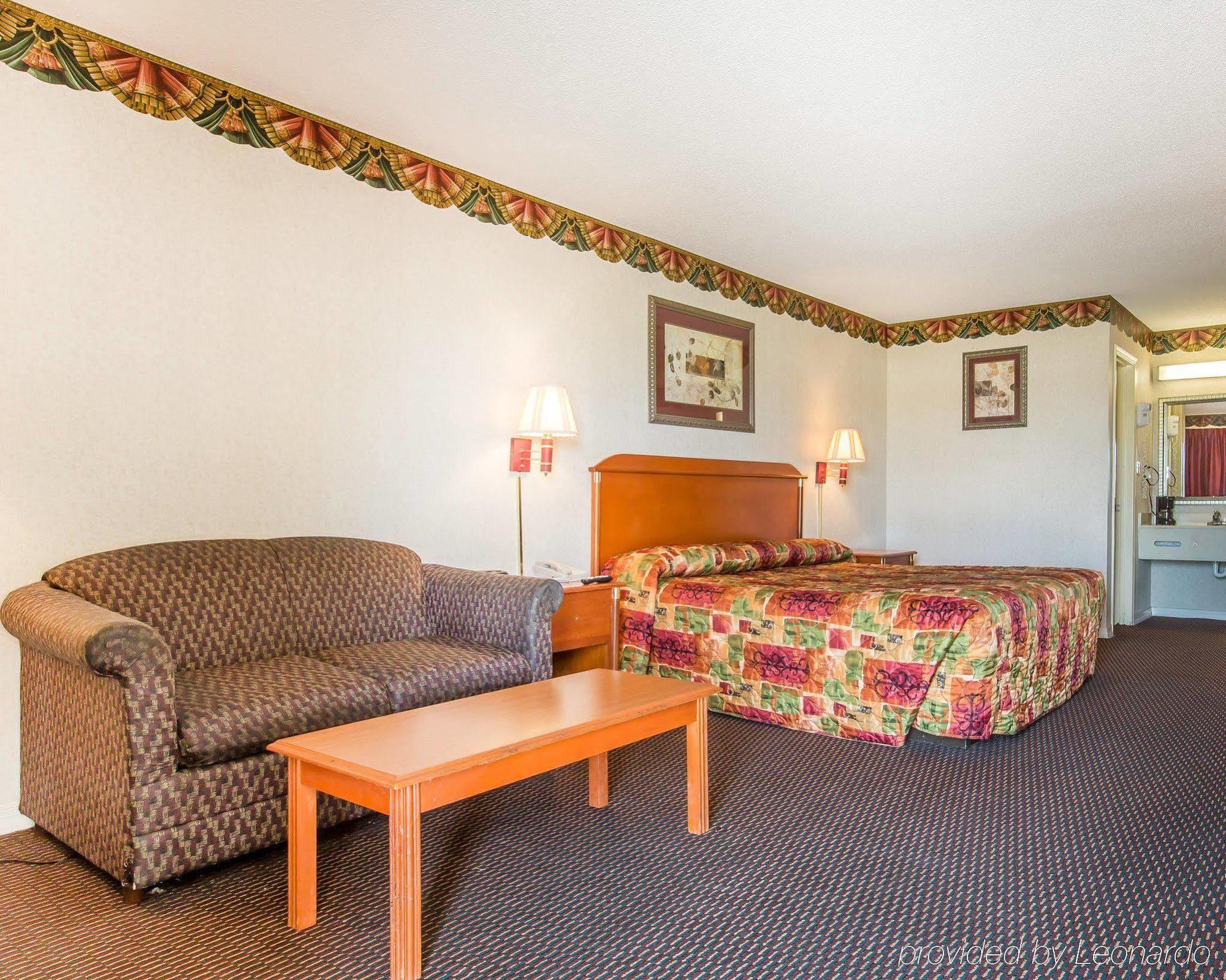 Rodeway Inn Montgomery Esterno foto